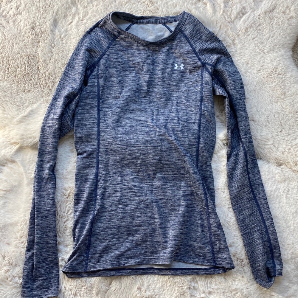 like new! under armor long sleeve